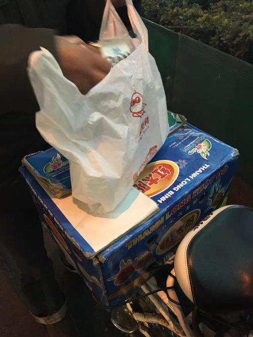 便利背后的隐患 食品配送中过期与临界食品的监管漏洞